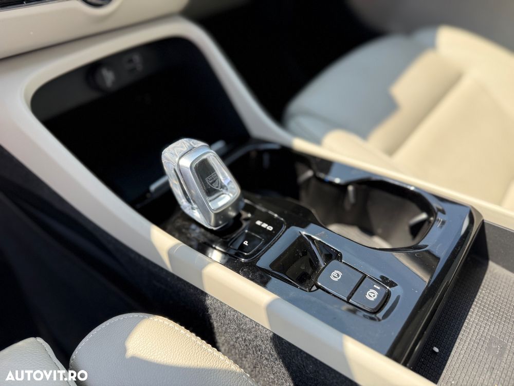 Volvo XC 40 T4 Recharge DKG Plus Bright - 8