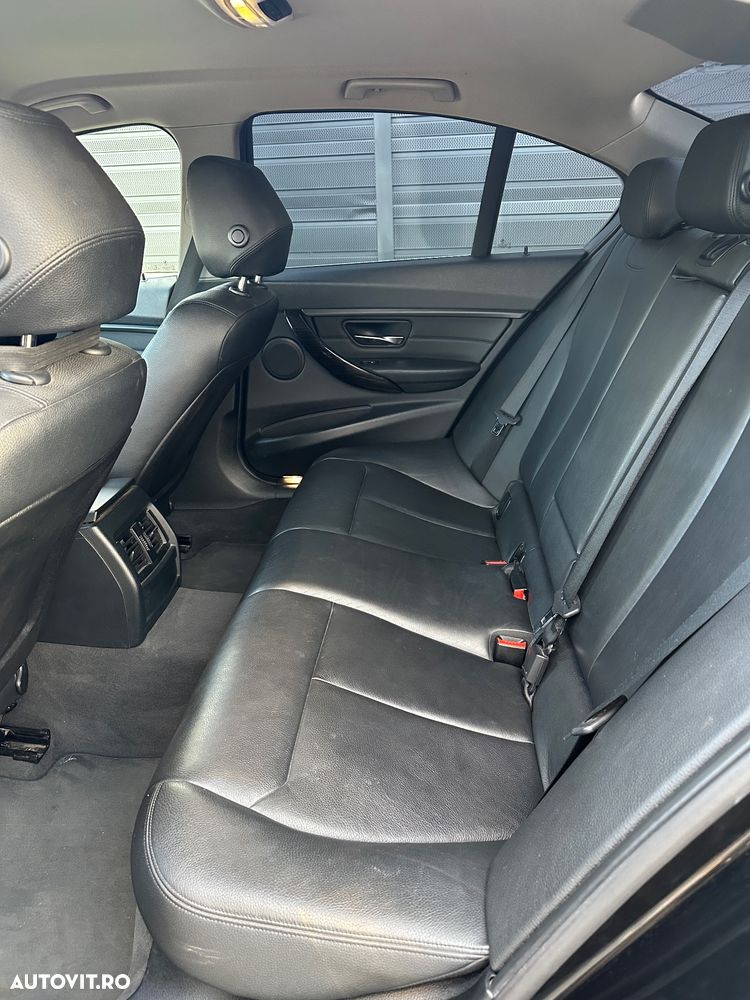 BMW Seria 3 318d xDrive - 10