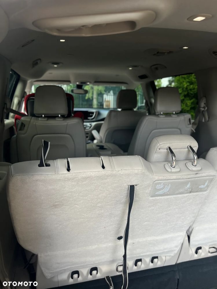 Chrysler Pacifica - 19