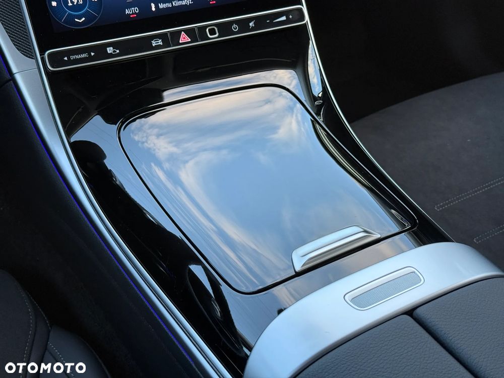 Mercedes-Benz Klasa C 180 9G-TRONIC AMG Line Advanced - 17
