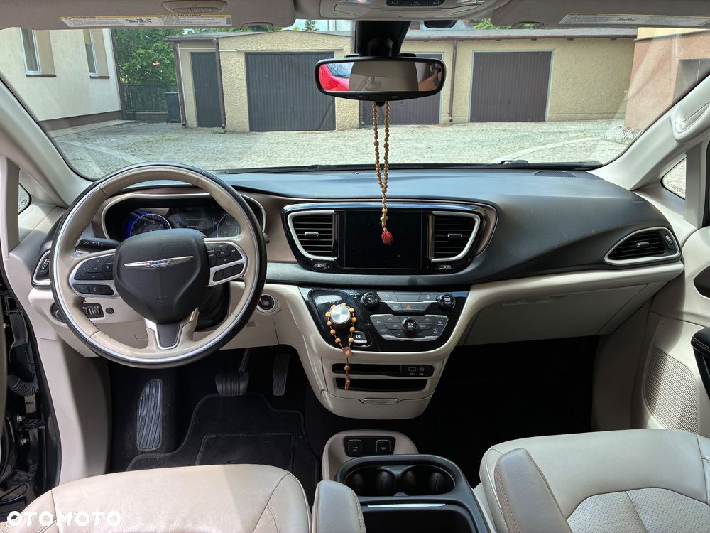 Chrysler Pacifica - 9