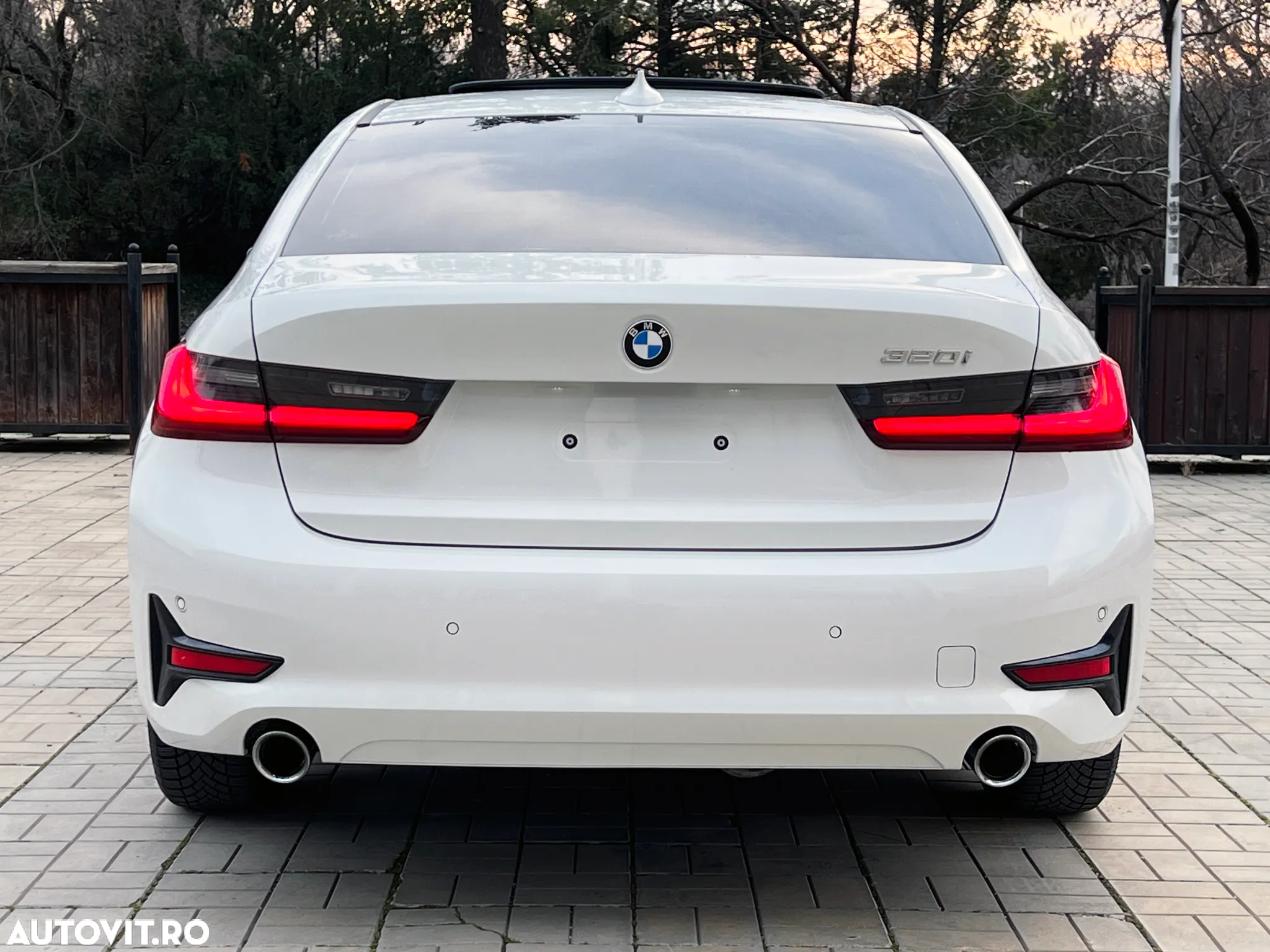 BMW Seria 3 320i AT - 9