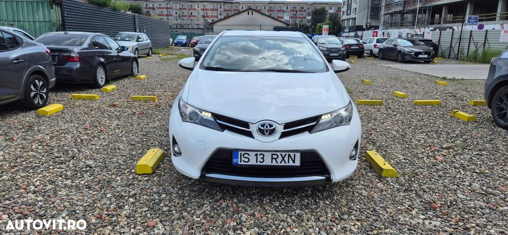 Toyota Auris - 2