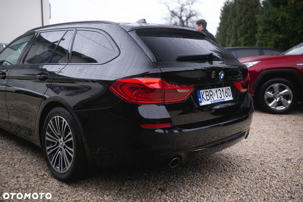 BMW Seria 5 520d Sport Line - 12