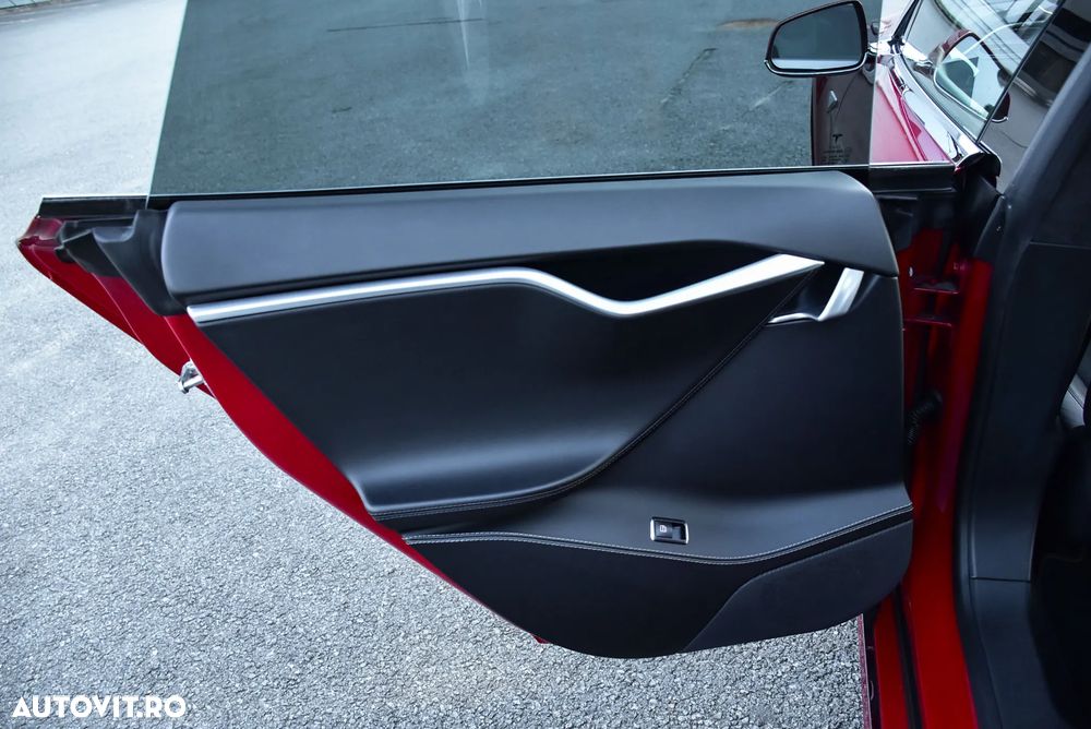 Tesla Model S - 28