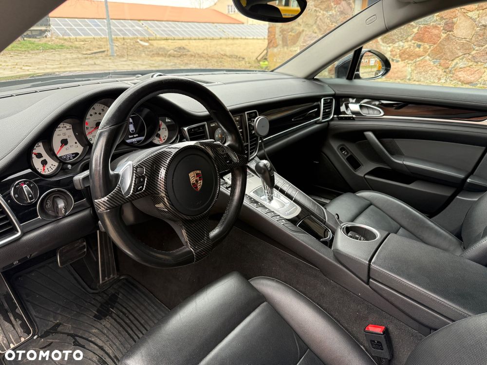 Porsche Panamera 4S - 11
