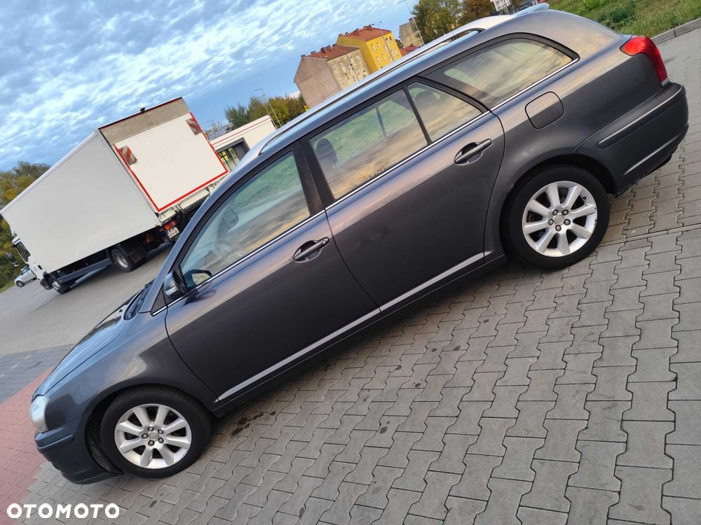 Toyota Avensis 2006 photo 4