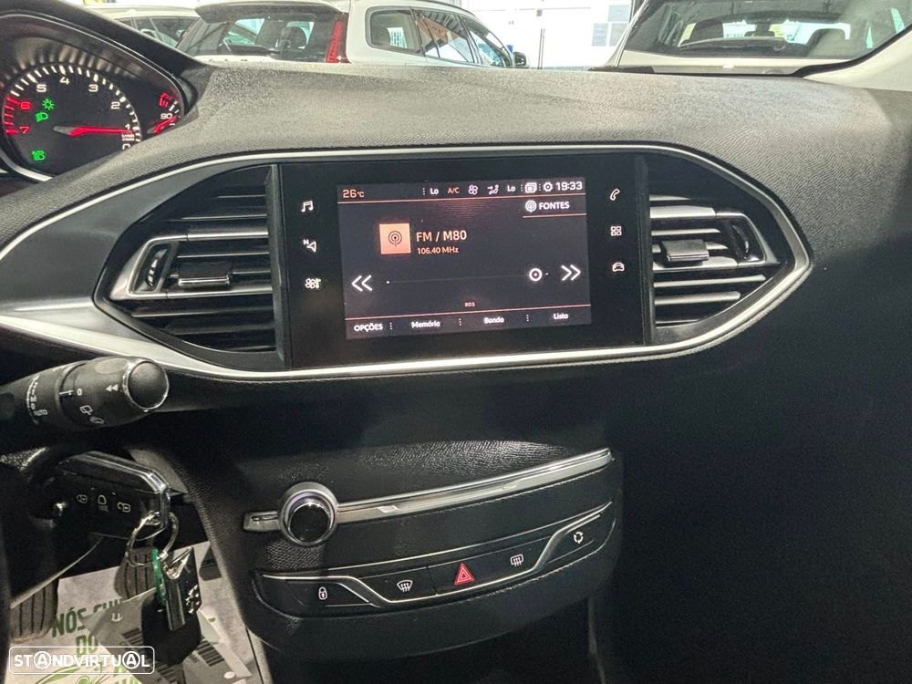 Peugeot 308 1.2 PureTech Business Line - 27