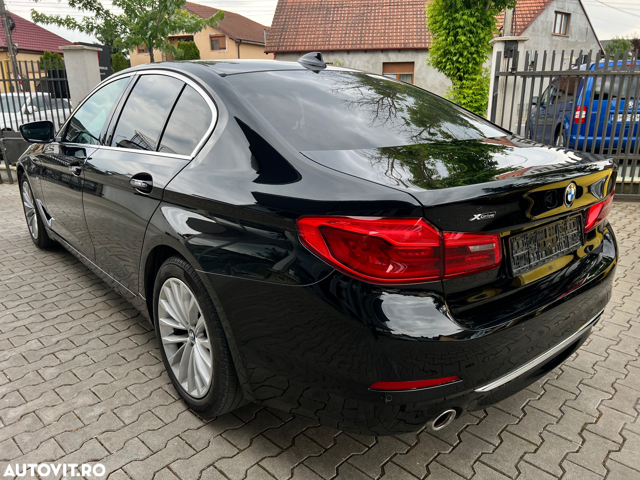 BMW Seria 5 520d xDrive AT - 3