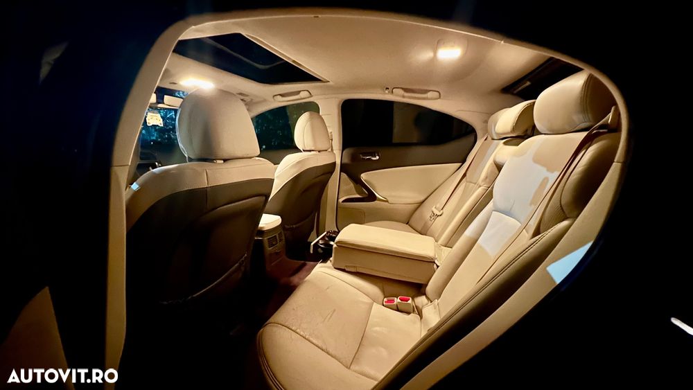 Lexus Seria IS 220d Luxury - 16