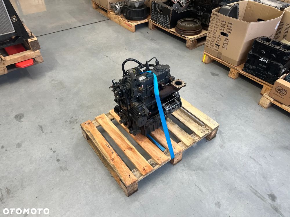 SILNIK KUBOTA D722 ET04 TIER 4 13.2 KW  7317 zł netto - 9