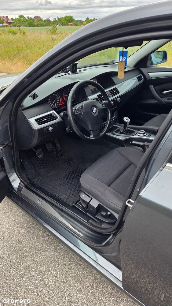 BMW Seria 5 520d - 14