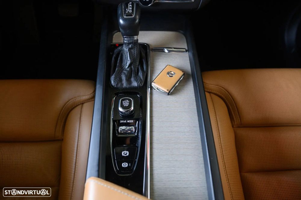 Volvo XC 60 2.0 D4 Inscription AWD Geartronic - 56