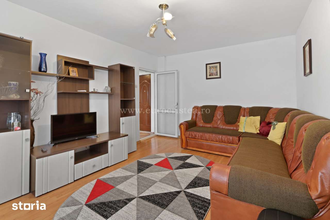 Apartament cu 3 camere de vânzare în Mangalia – Strada Portului - Imagine principală: 2/12