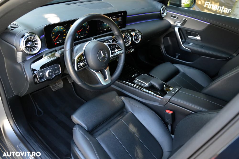 Mercedes-Benz CLA 180 7G-DCT Special Edition - 14