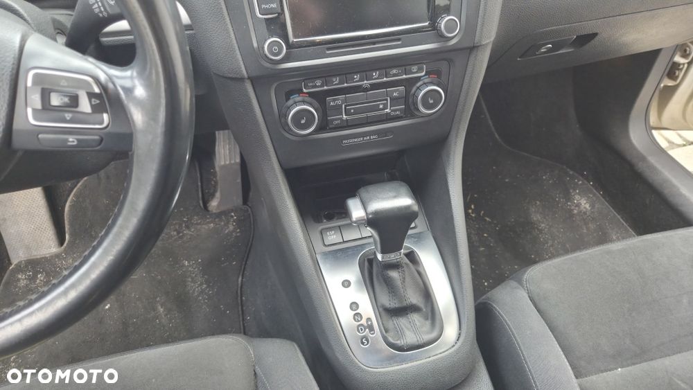 Volkswagen Golf - 10