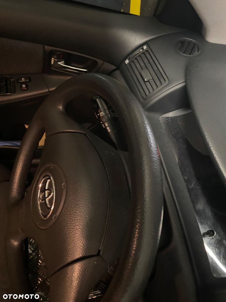 Toyota Corolla - 40