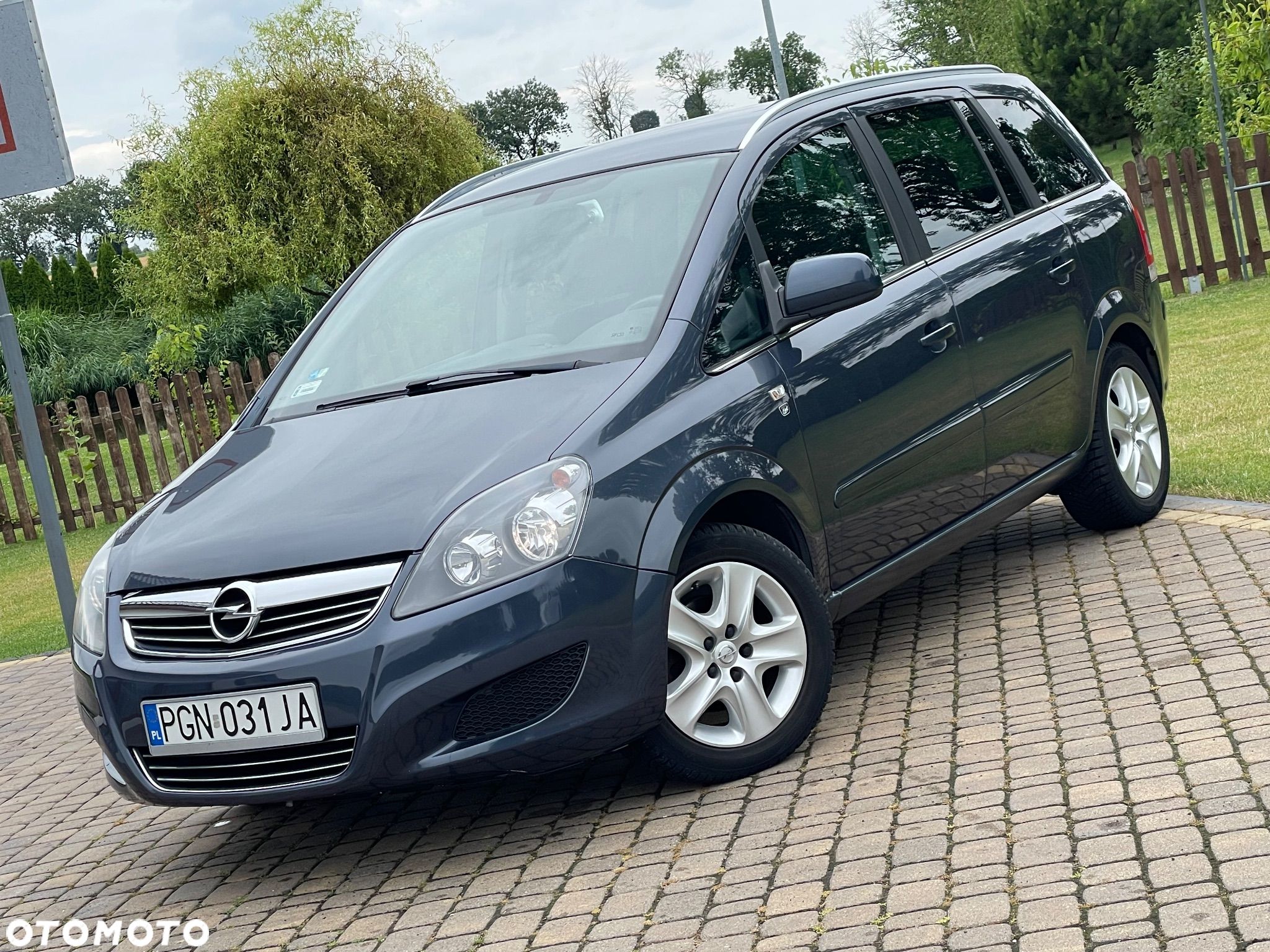 Opel Zafira 1.6 ECOFLEX Edition 111 Jahre - 1