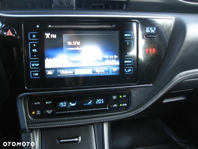Toyota Corolla 1.6 Premium EU6 - 18