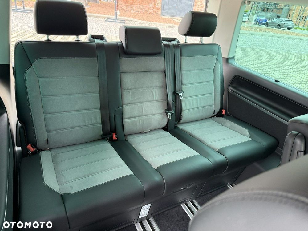 Volkswagen Multivan - 16