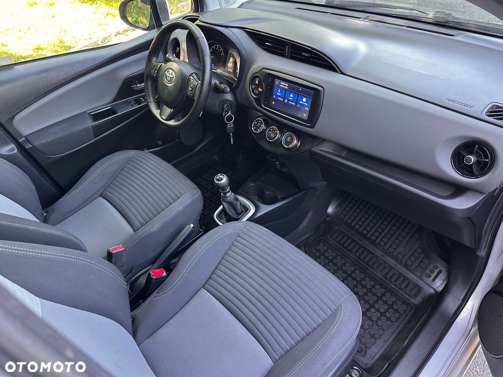 Toyota Yaris 1.5 Premium - 9