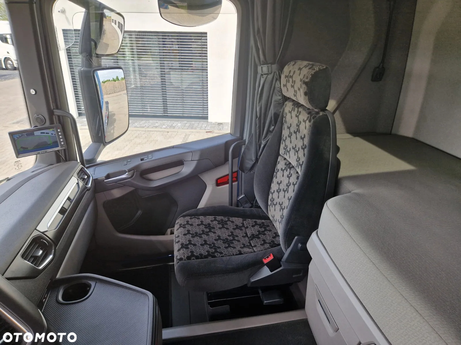 Scania R450/ HAKOWIEC PALFINGERA T20 - 31 MPA/ SKRĘTNA OŚ WLECZONA/ SERWIS NIEMCY - 27