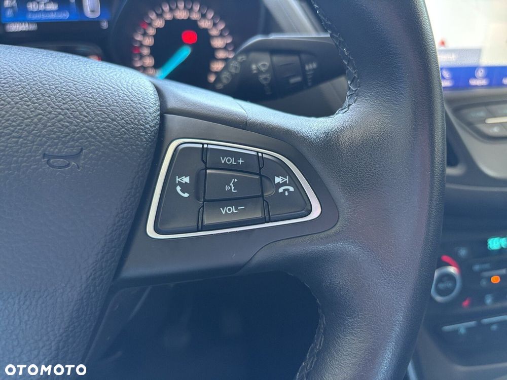Ford Kuga - 26