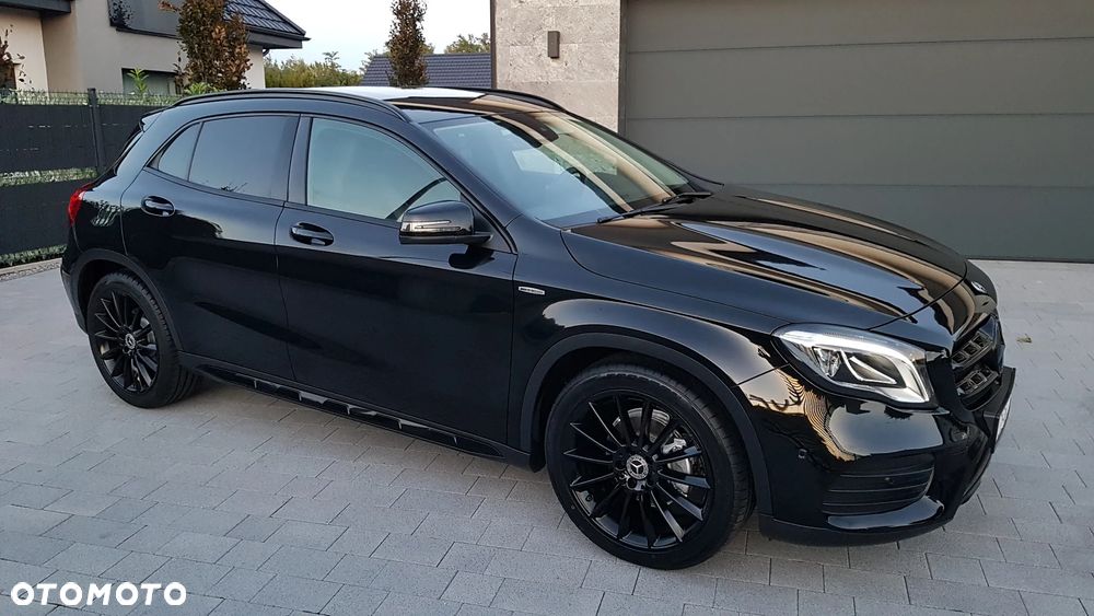 Mercedes-Benz GLA 180 7G-DCT AMG Line - 15