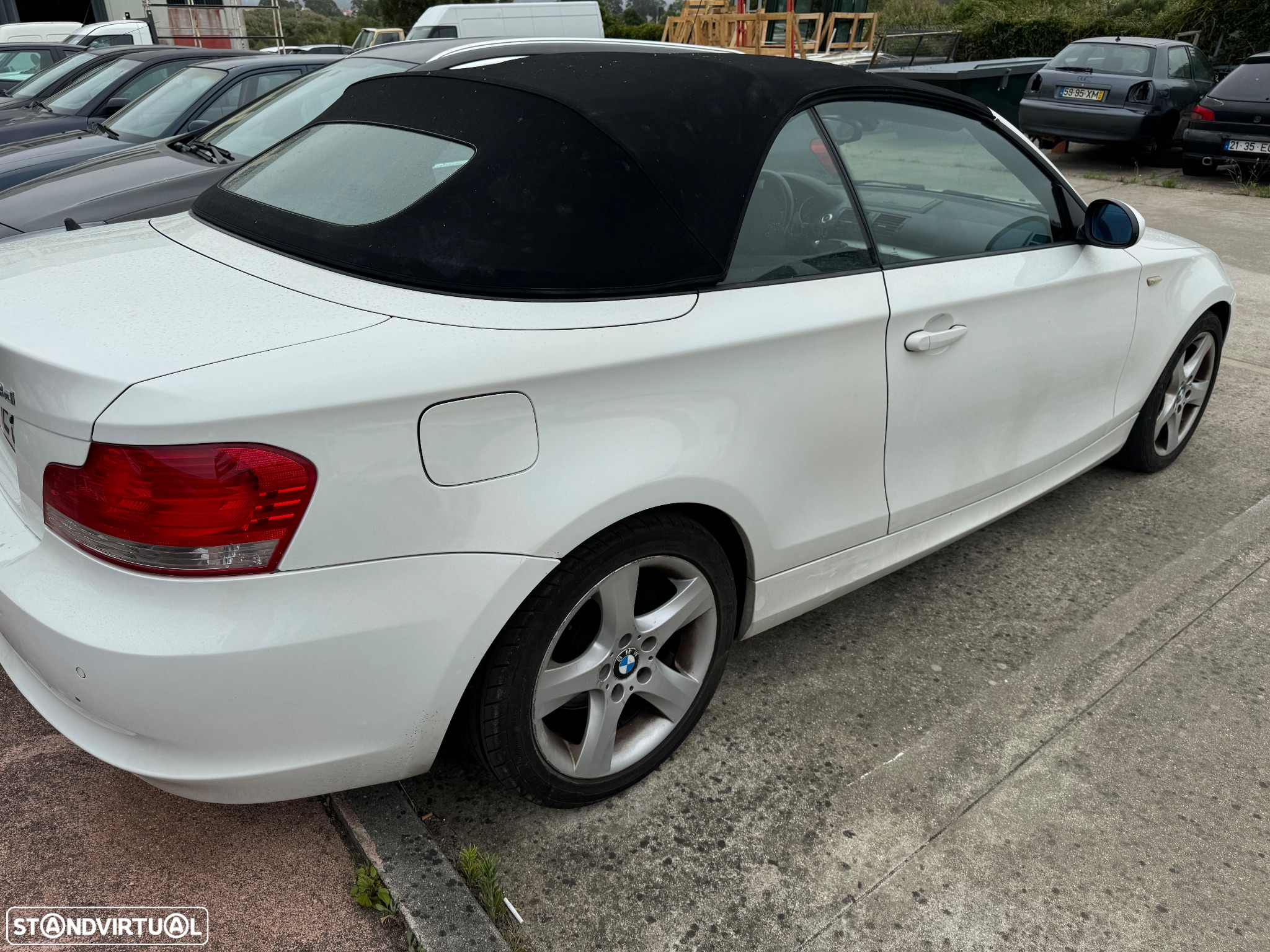 BMW E88 Serie 1 Cabrio De 2008 para peças - 4