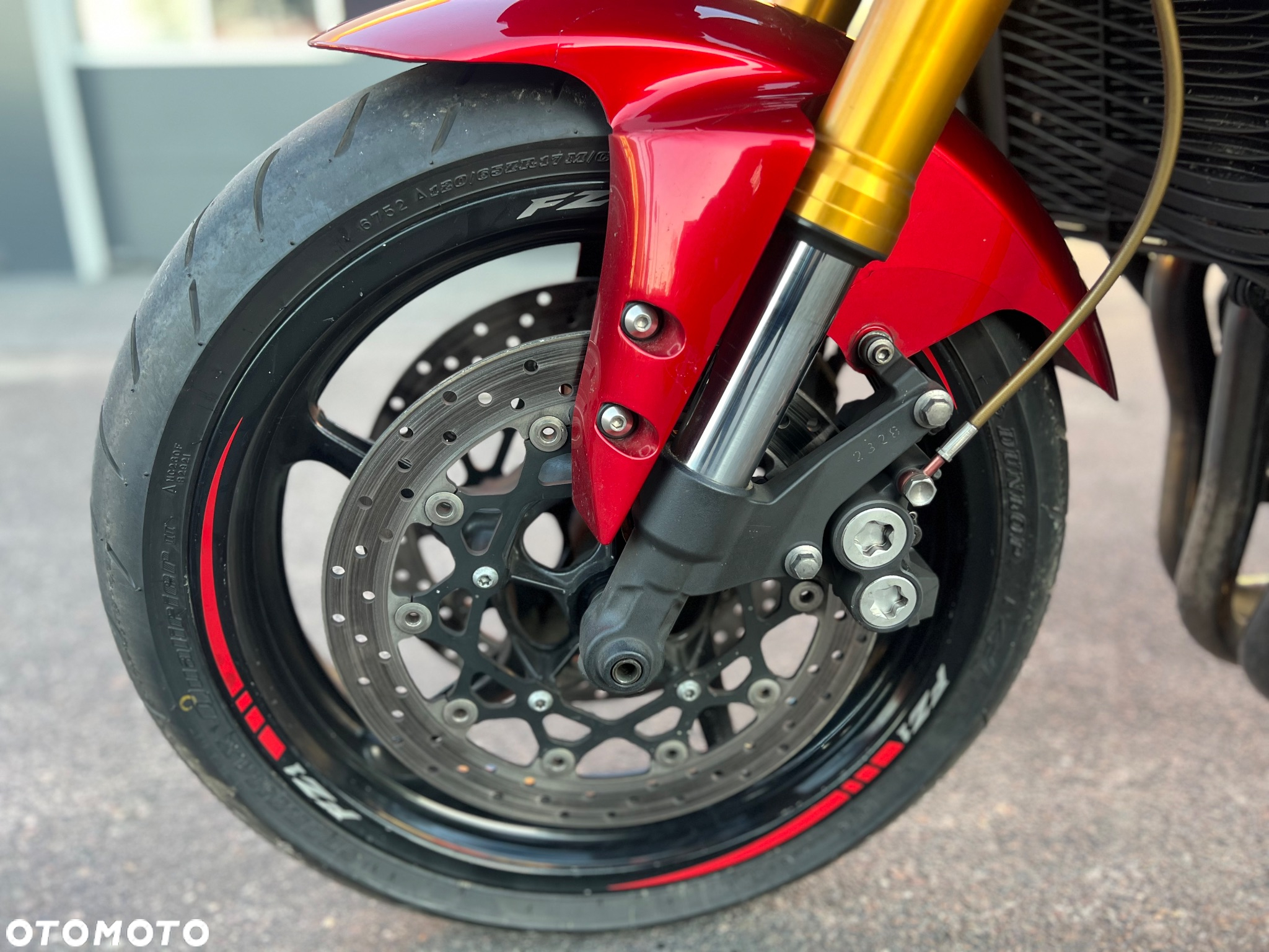 Yamaha FZS - 11