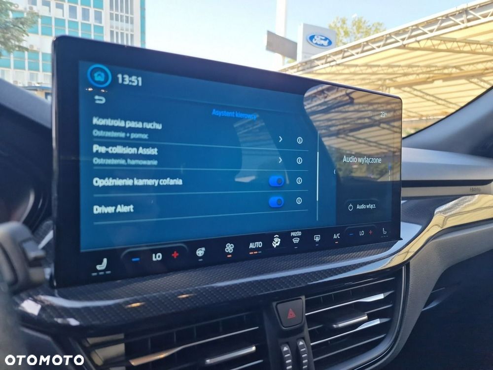 Ford Focus 1.0 EcoBoost Hybrid ST-LINE X - 28