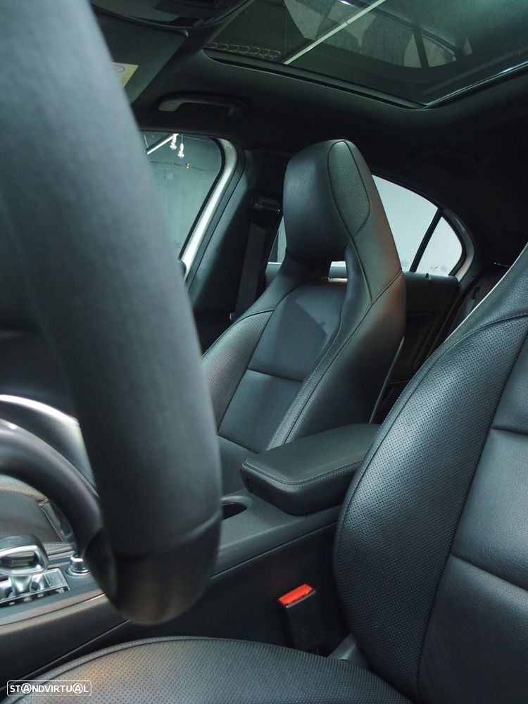 Mercedes-Benz A 45 AMG 4-Matic - 14