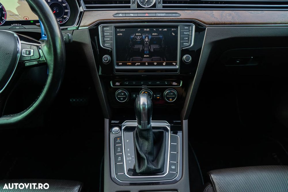 Volkswagen Passat - 8