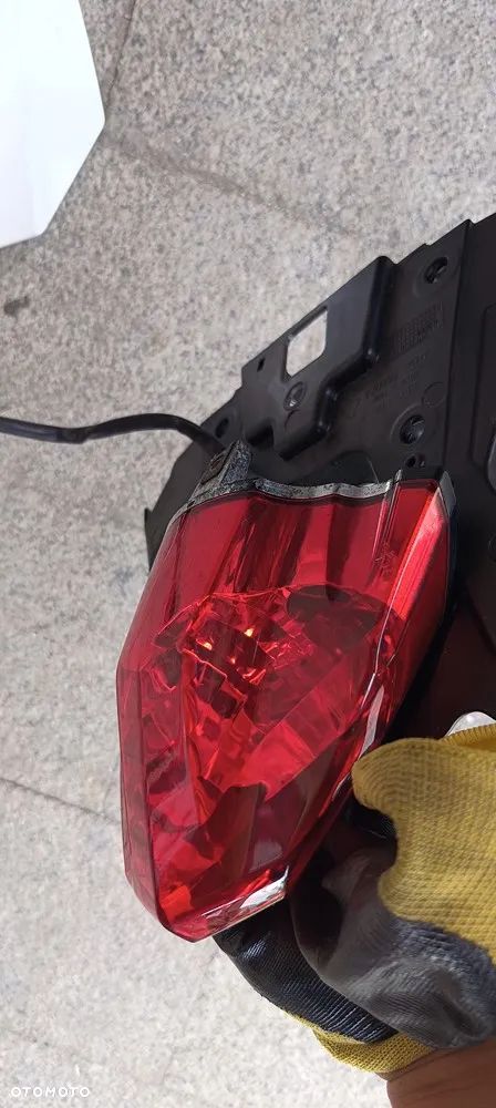 APRILIA SHIVER DORSODURO OWIEWKA OGON LAMPA RĄCZKI PASAŻERA - 23