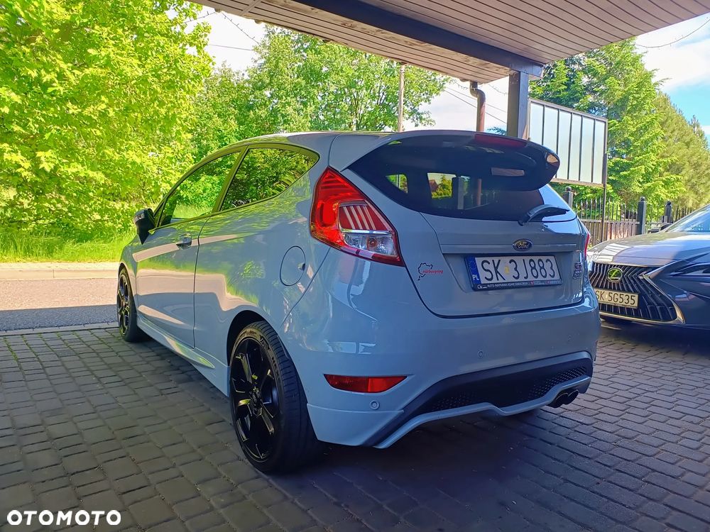 Ford Fiesta - 34