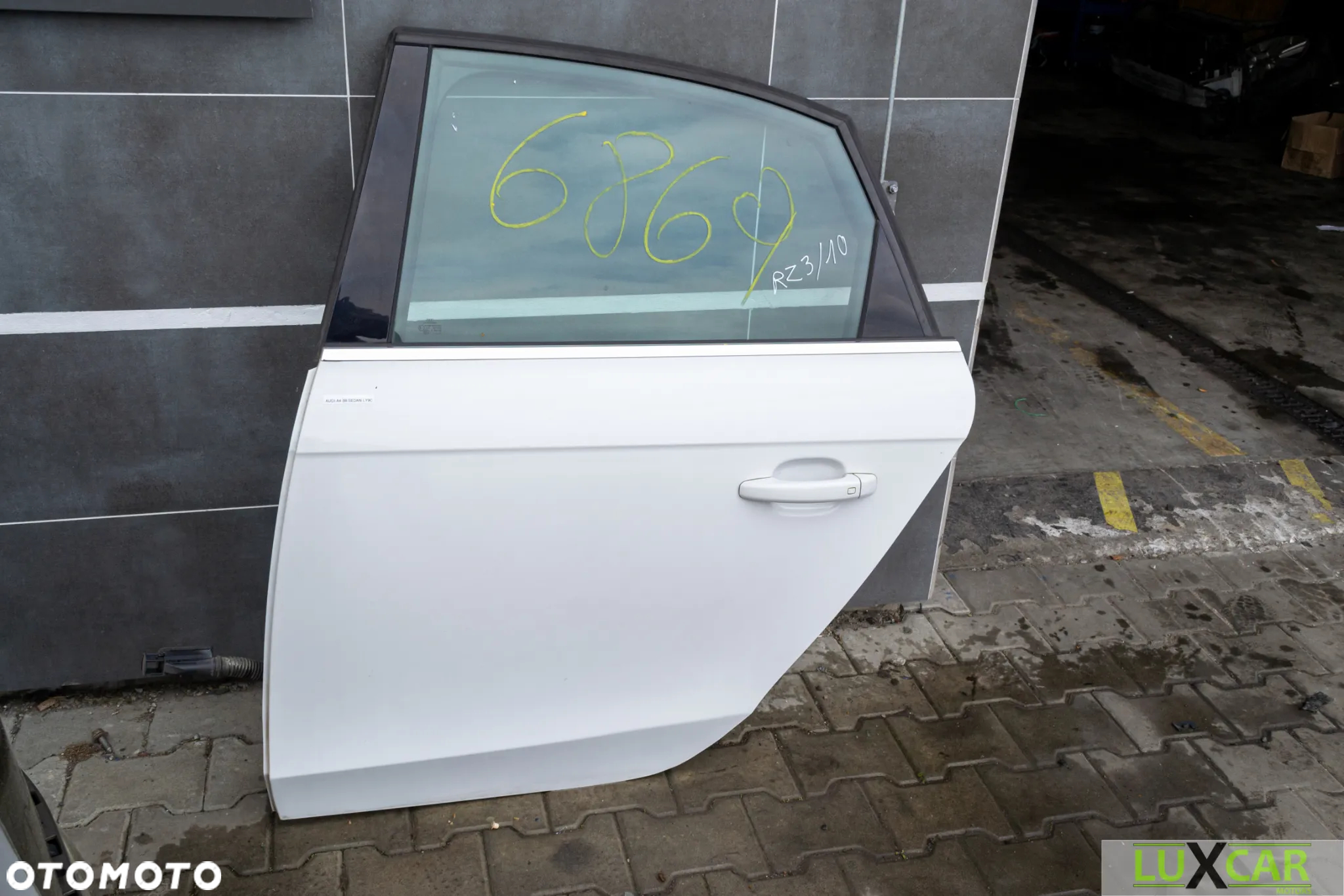 AUDI A4 B8 SEDAN DRZWI LEWE TYŁ KOLOR LY9C GORLICE  RZ3/10 - 2