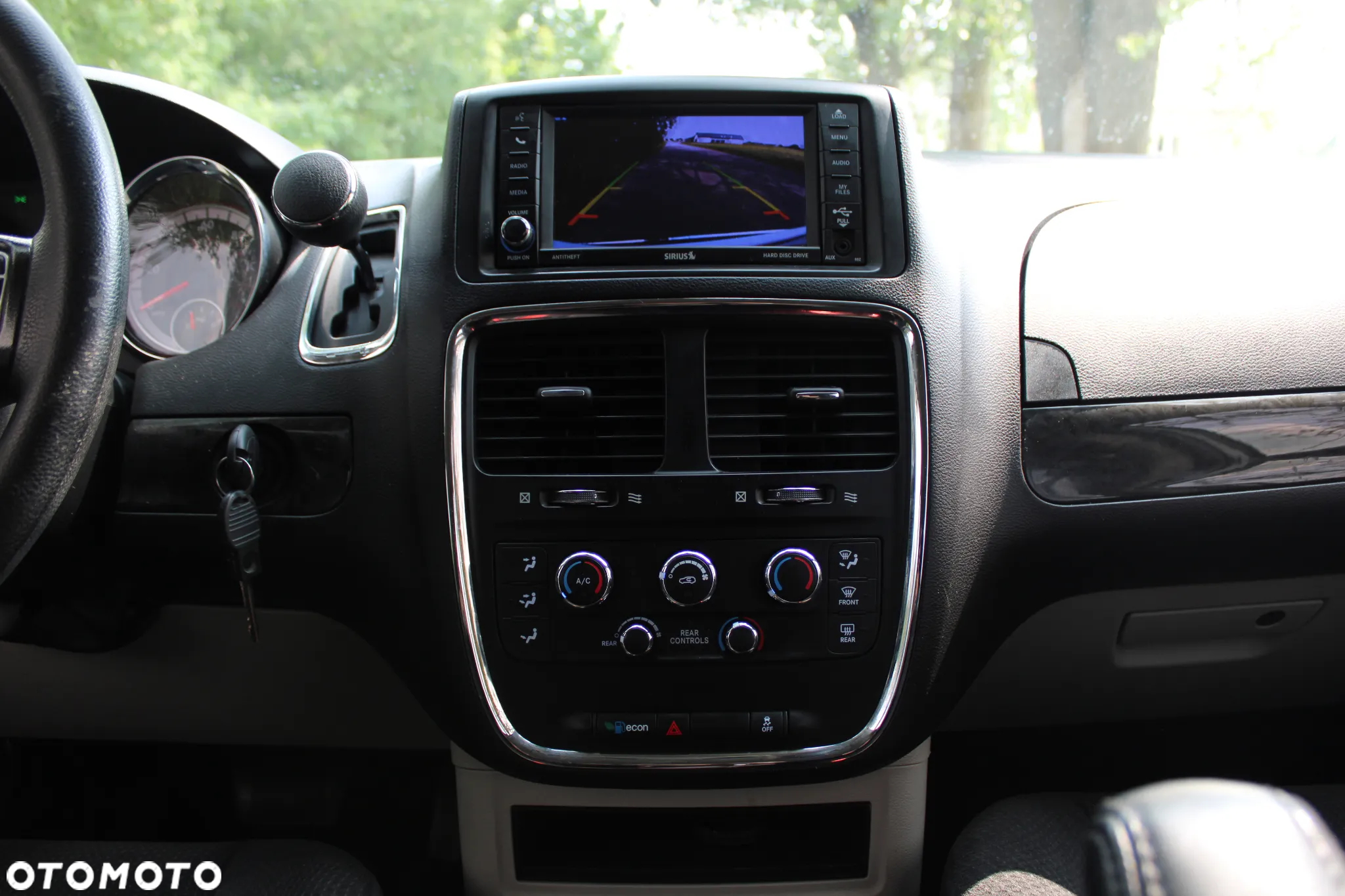 Dodge Grand Caravan - 26