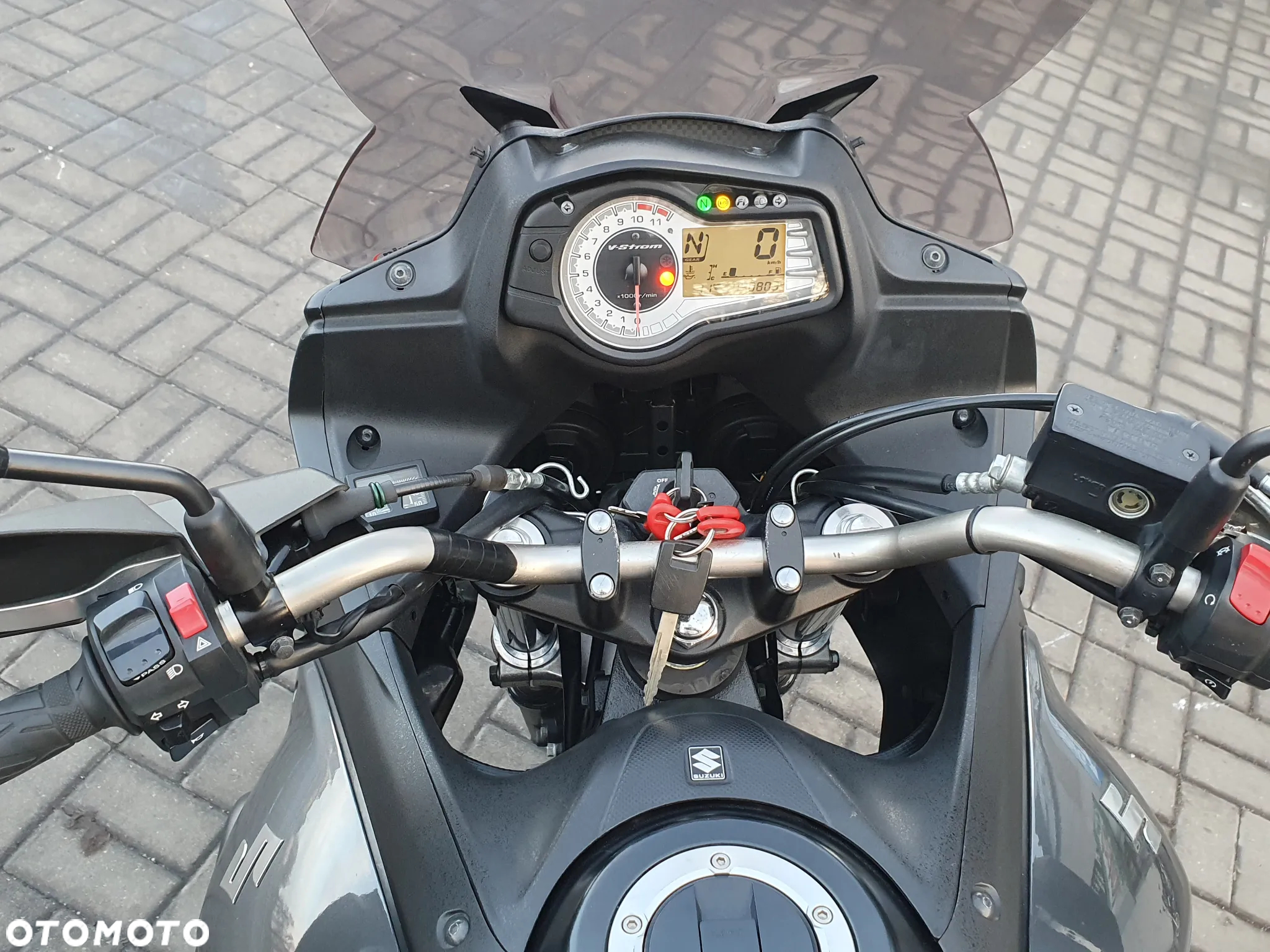 Suzuki V-STROM - 36