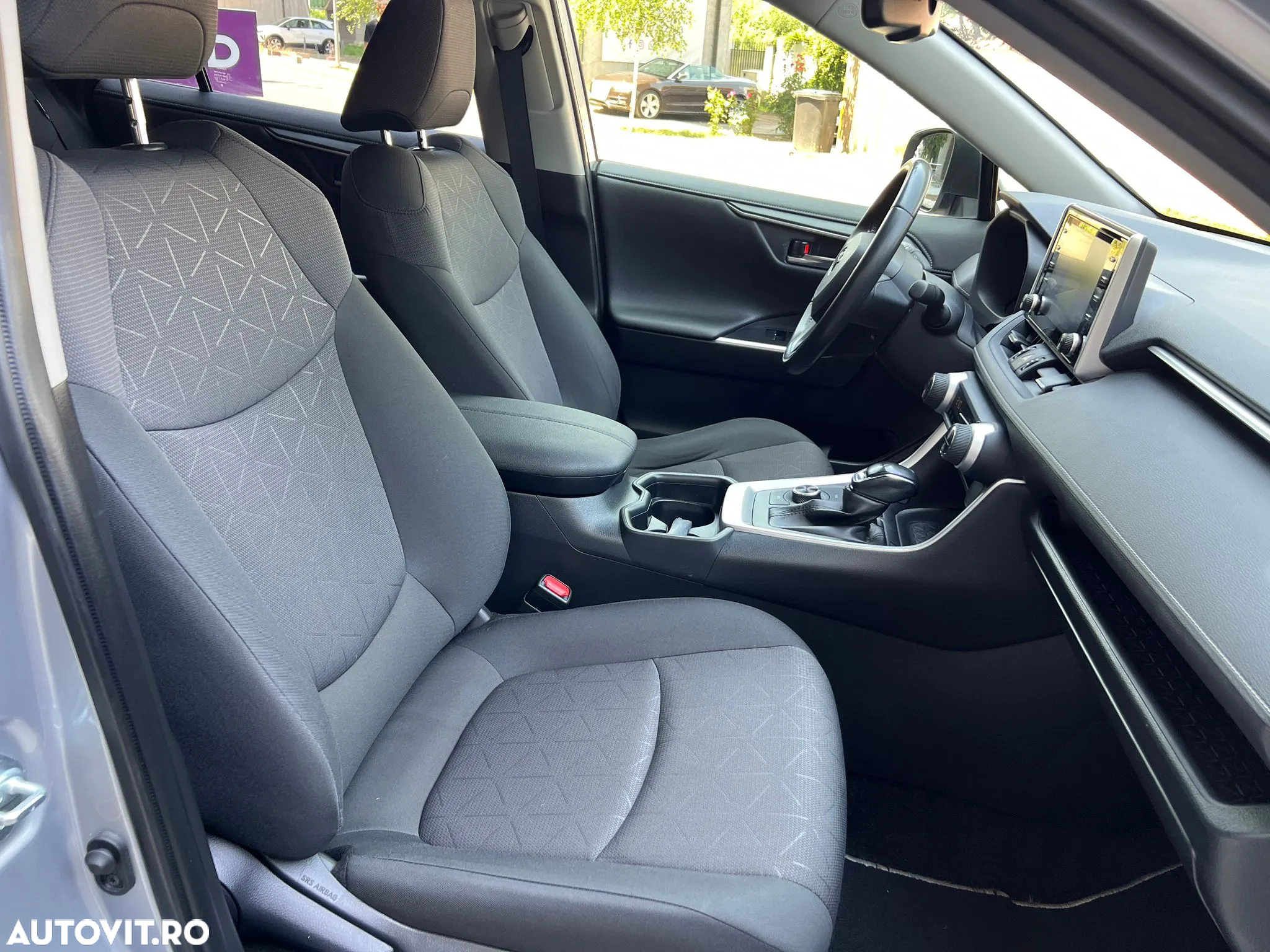 Toyota RAV4 - 6