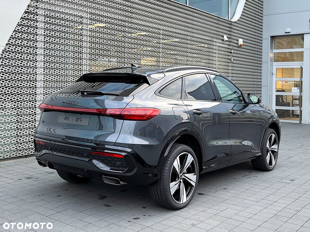 Audi Q5 Sportback - 9