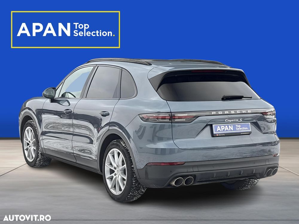 Porsche Cayenne - 4