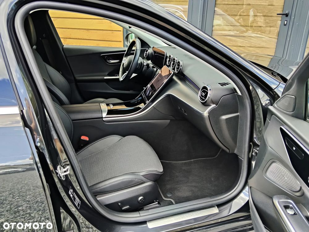 Mercedes-Benz Klasa C 220 d 4Matic 9G-TRONIC Avantgarde - 25