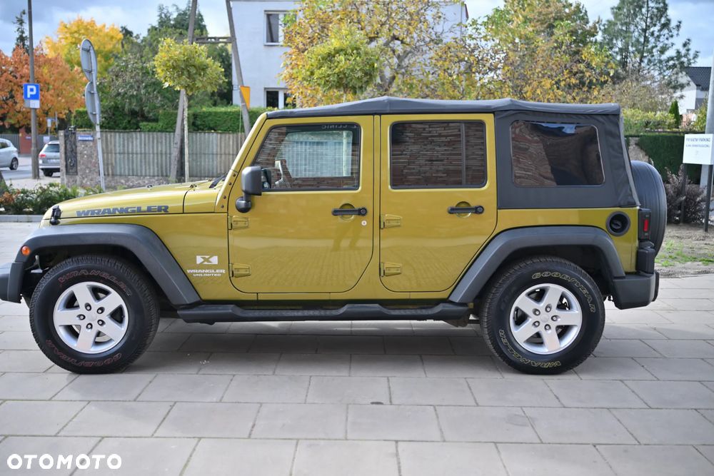 Jeep Wrangler Unlimited 3.8 Sahara - 16