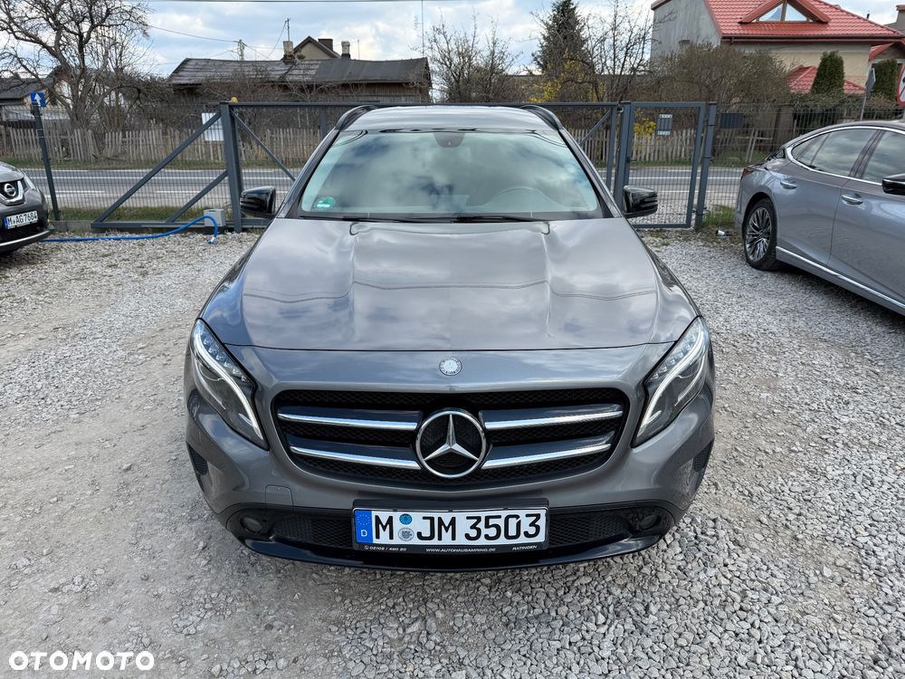 Mercedes-Benz GLA 200 Urban - 2