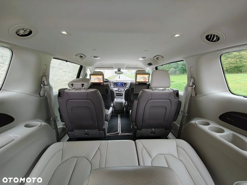 Chrysler Pacifica - 29