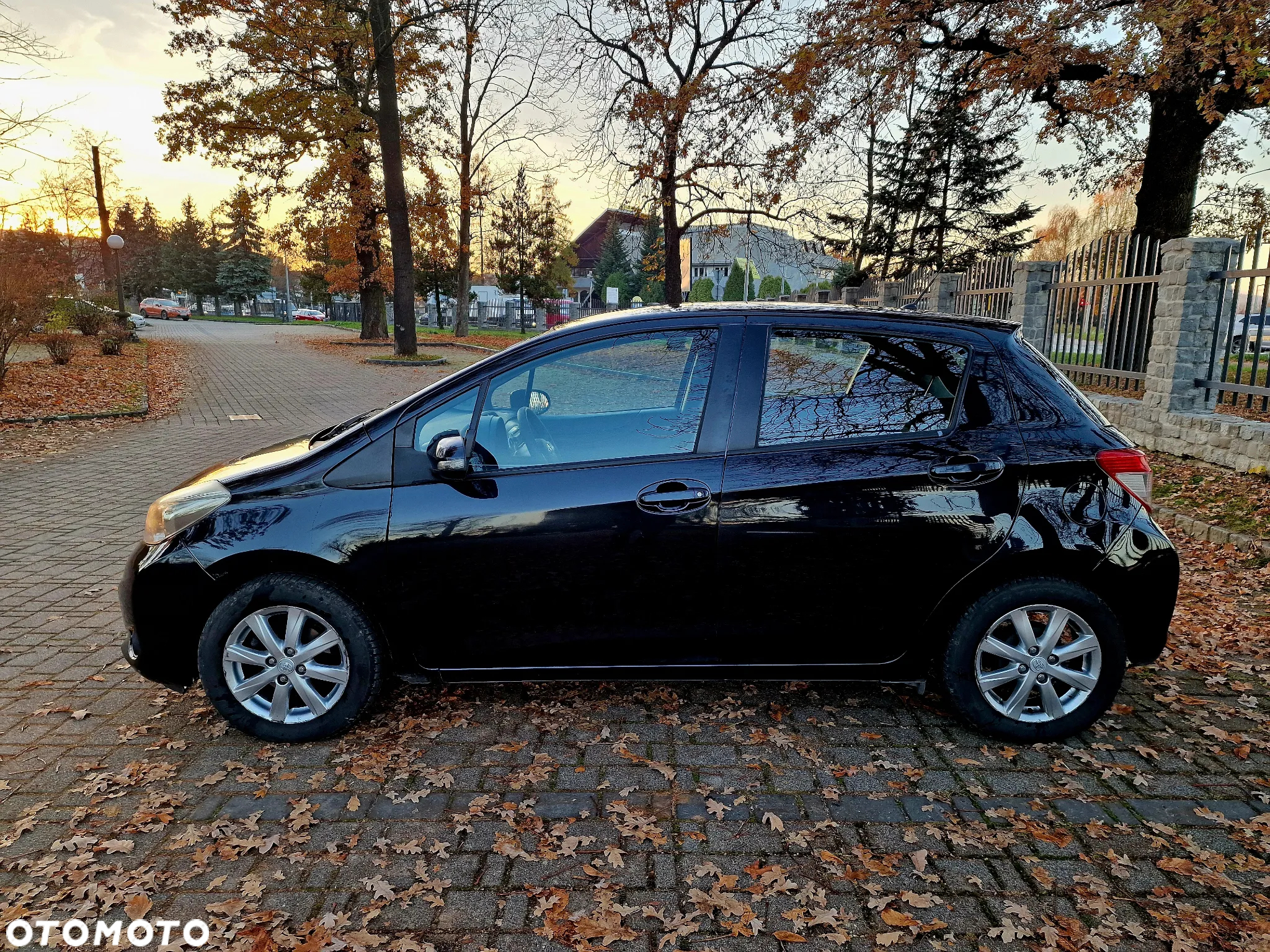 Toyota Yaris 1.0 Premium - 6