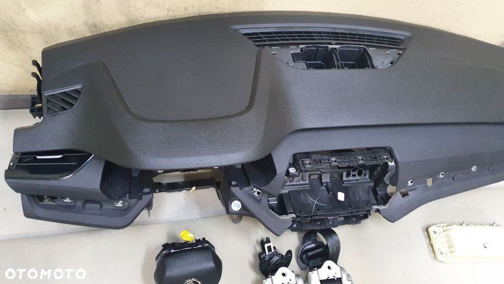 Skoda Octavia IV 2020 Deska kokpit konsola poduszka pasy - 2