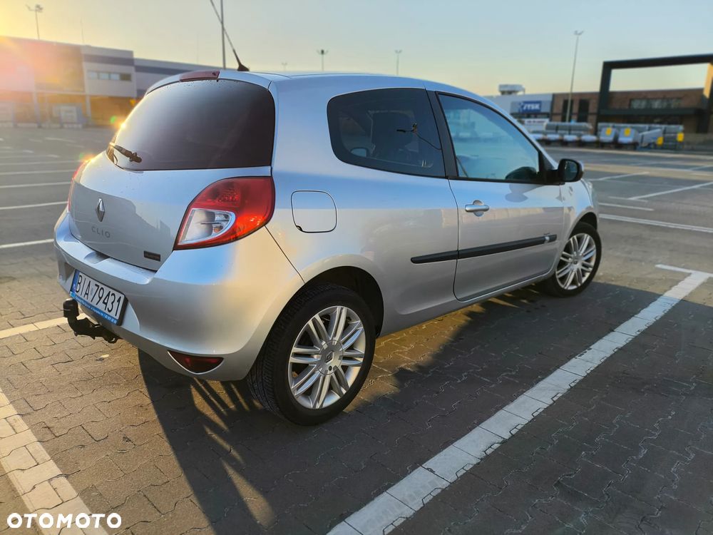 Renault Clio 1.5 dCi Authentique - 5