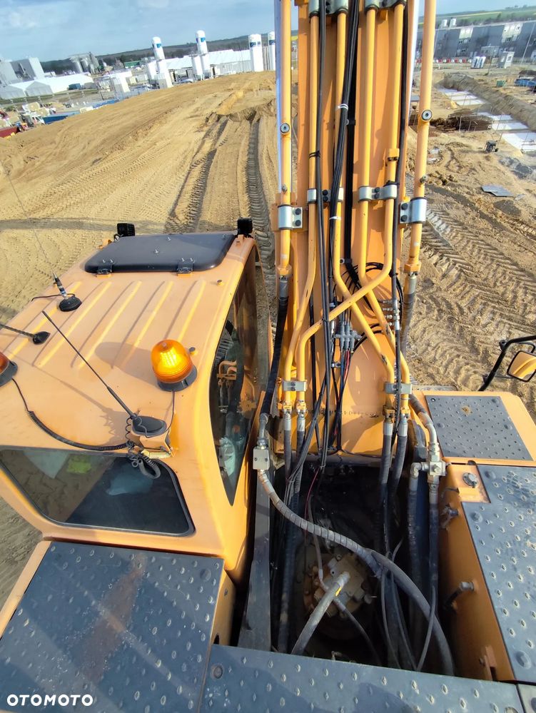 Hyundai 300 LCN-9A - 12