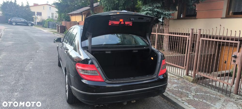 Mercedes-Benz Klasa C 200 CDI DPF Avantgarde - 13